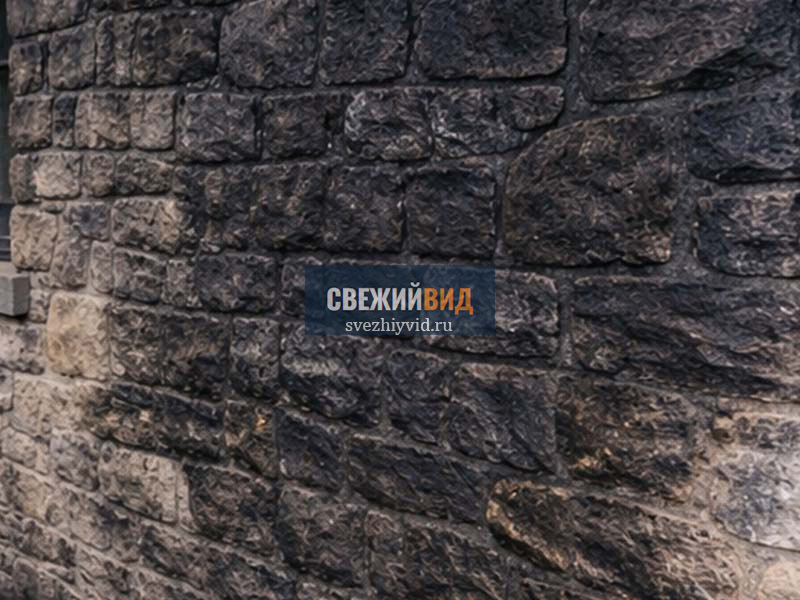 Каменный фасад до пескоструйной очистки