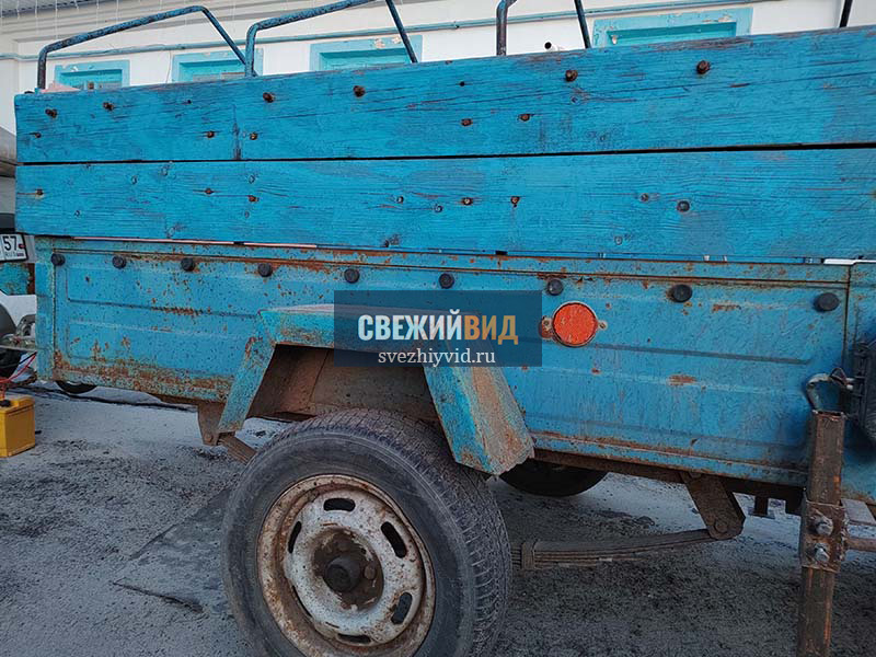 Легковой прицеп до пескоструйной очистки от старой краски